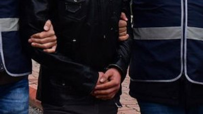 Akademisyenlere gözaltı