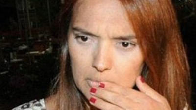 Demet Akalın tabak dolusu kurbağa yedi !