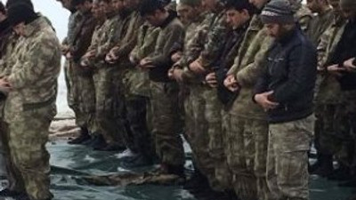 Mehmetçik -13 derecede namaz kıldı