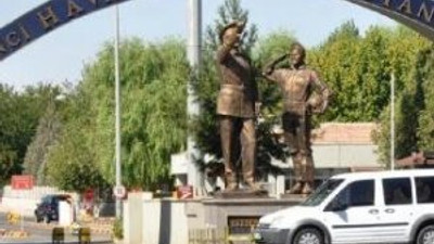 Diyarbakır'da askeri üsteki ATM'yi soydular !