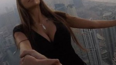 Rus modelin gökdelen çekimine tepki yağdı