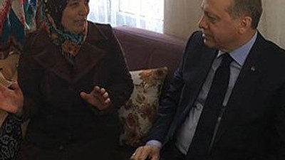 Erdoğan pankartı görünce daveti kırmadı