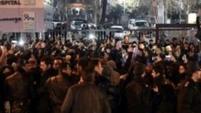 İran'da sokak olayları hızla yayılıyor