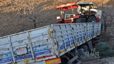 TIR ile otomobil birbirine girdi: 4 ölü 2 yaralı