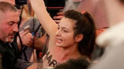 Le Pen'in toplantısında FEMEN krizi