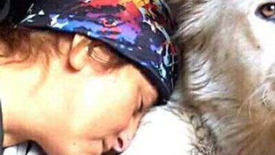 Sokak hayvanları için açlık grevindeler