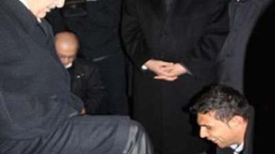 Başbakan ile ayakkabı boyacısı arasında güldüren diyalog