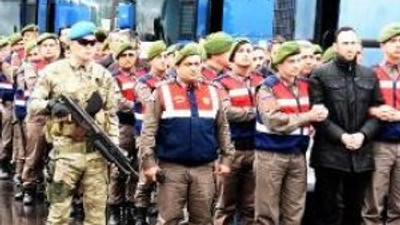 Mahkeme Başkanı: Size kağıtları yazışın diye vermedik