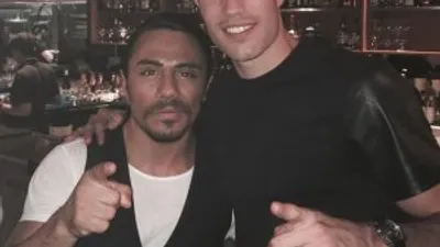 Nusret bu sefer Van Persie'yi tuzladı!