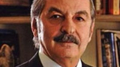 Arkadaşının kızıyla aşk yaşıyor