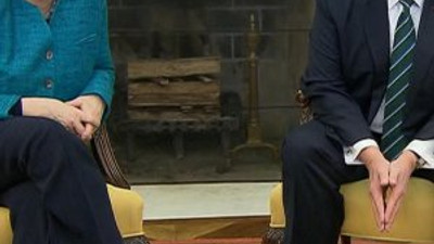 Trump, Merkel'i kızının yanına oturttu