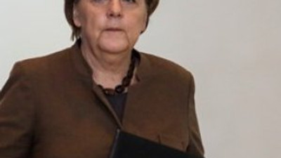 Merkel'den Türkiye'ye övgü dolu sözler