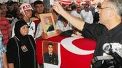 Şehit babasından tokat gibi ders !