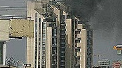 23 katlı rezidans yanıyor !