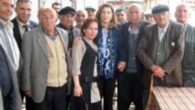 TAYYİBE GÜLEK KÖYLERİ GEZİYOR