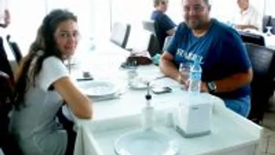 ATA DEMİRER İLE SEVGİLİSİ AYVALIK’TA