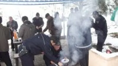 Kula Polisi Mangal Keyfi Yaptı