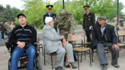 Korgeneral Altıntaş Engelli Askerlerle Tek Tek İlgilendi