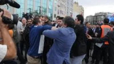 Taksimdeki Törende Gerginlik Çıktı