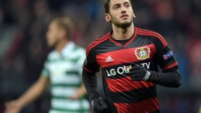Atletico Madrid Hakan Çalhanoğlu'nu bitiriyor