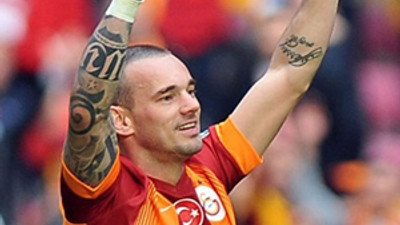Sneijder, Boateng'e ev bakıyor
