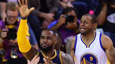 LeBron James seriyi eşitledi
