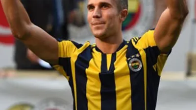 Van Persie geldi şampiyonluk oranları altüst oldu