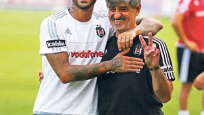 Gökhan Töre'den Quaresma'ya jest