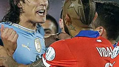 Edinson Cavani'ye 2 maç ceza