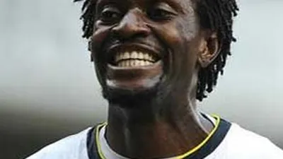Tottenham'dan flaş karar ! Adebayor...