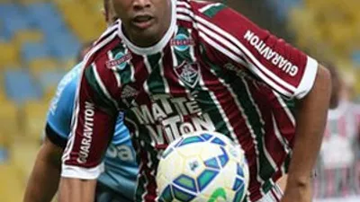 Ronaldinho'nun sözleşmesi feshedildi