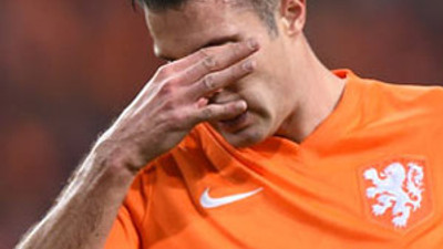 Ada, Van Persie ile dalga geçti