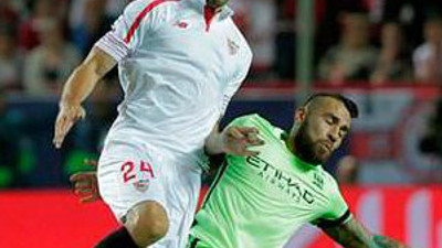 Llorente Aslan'a doğru