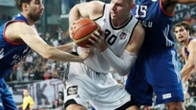 Anadolu EFes'e Kartal pençesi !