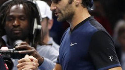 Federer kayıpsız yarı finalde !