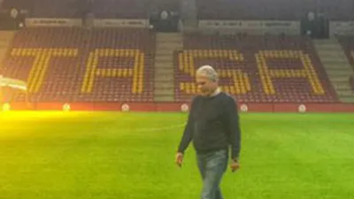 Mustafa Denizli, Türk Telekom Arena'yı gezdi