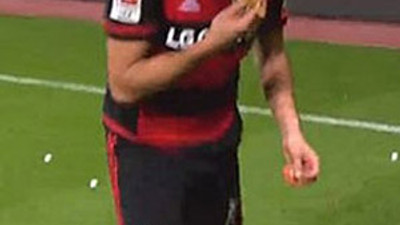 Hakan Çalhanoğlu'ndan ekmek dersi !