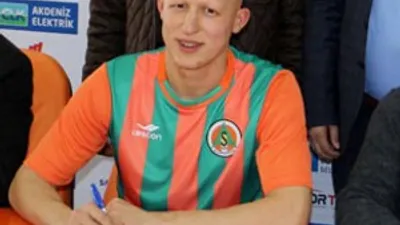 Sezer Alanyaspor'da !