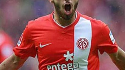 Yunus Mallı Dortmund yolunda