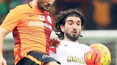Sabri, Sneijder'a ulaştı