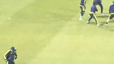 Robin van Persie neden tek başına ?