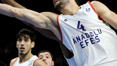 İlk yarının lideri Anadolu Efes