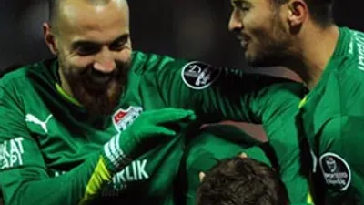 Hamzaoğlu, Bursaspor'u şaha kaldırdı
