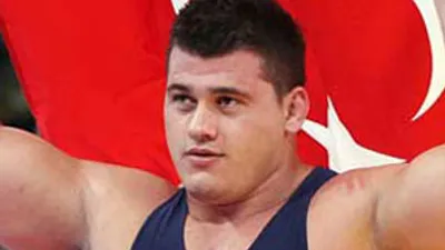 Rıza Kayaalp finale yükseldi