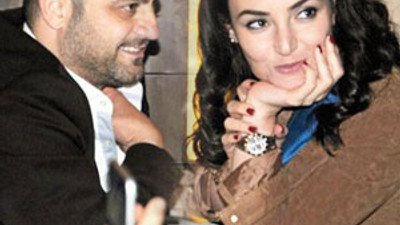 ''Biz bu gece nişanlandık''