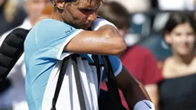 Başı dönen Nadal maçı bıraktı !