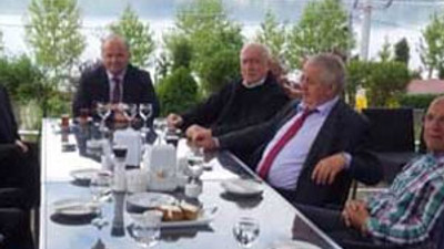 Aziz Yıldırım'ın mangal keyfi