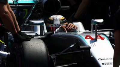 Hamilton'ın kumarı zaferi getirdi