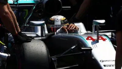 Hamilton'ın kumarı zaferi getirdi