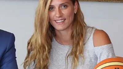 Bahar Çağlar imzayı attı